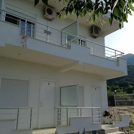 Guest House Plazhi Dhërmi エクステリア 写真